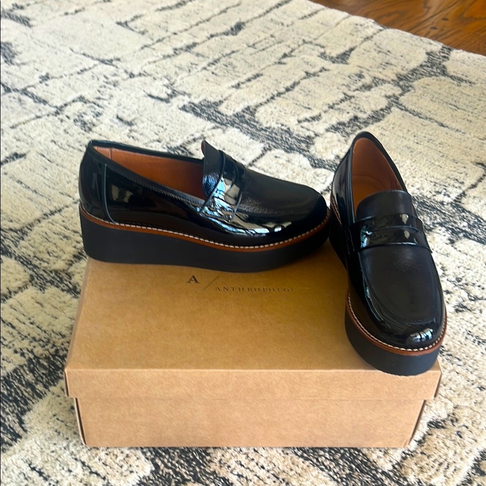 Black Patent Leather women’s loafer flat form